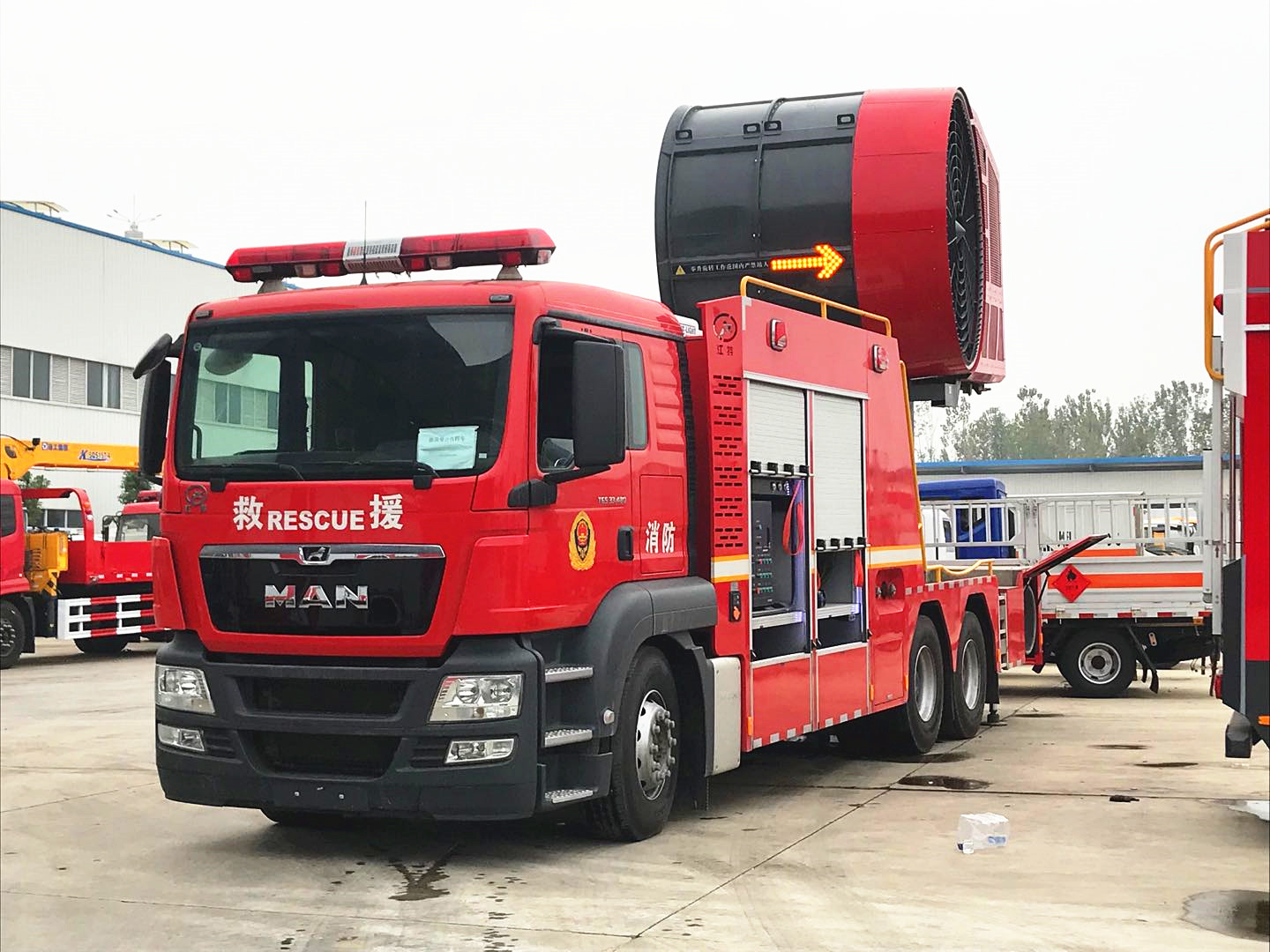 德國曼排煙消防車